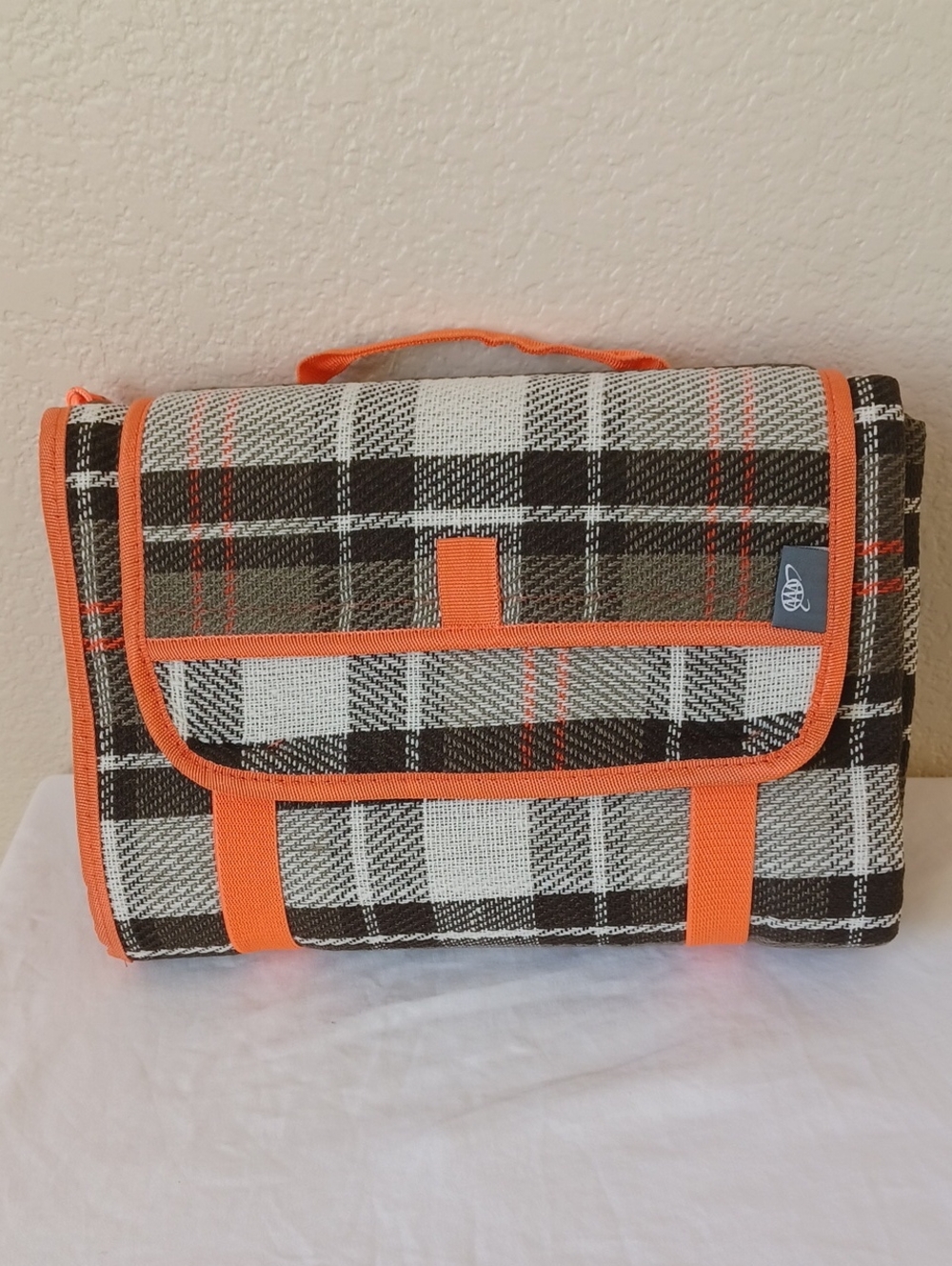 NWOT AAA Picnic Blanket Lightweight Green & Orange Plaid New Large 75"x50"